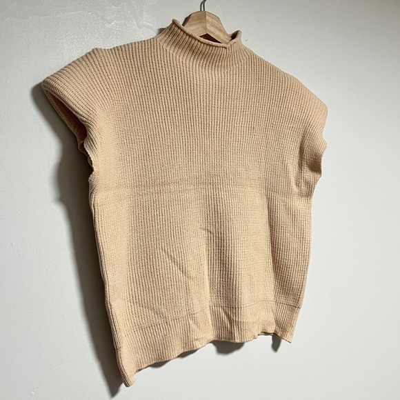 Beige Ribbed Knit Sleeveless Mock Neck Top with Built-In Bra - Size L - Picture 4 of 9